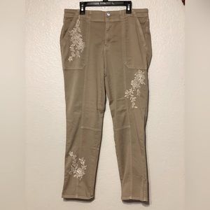 White House black market pants super cute with some cute details